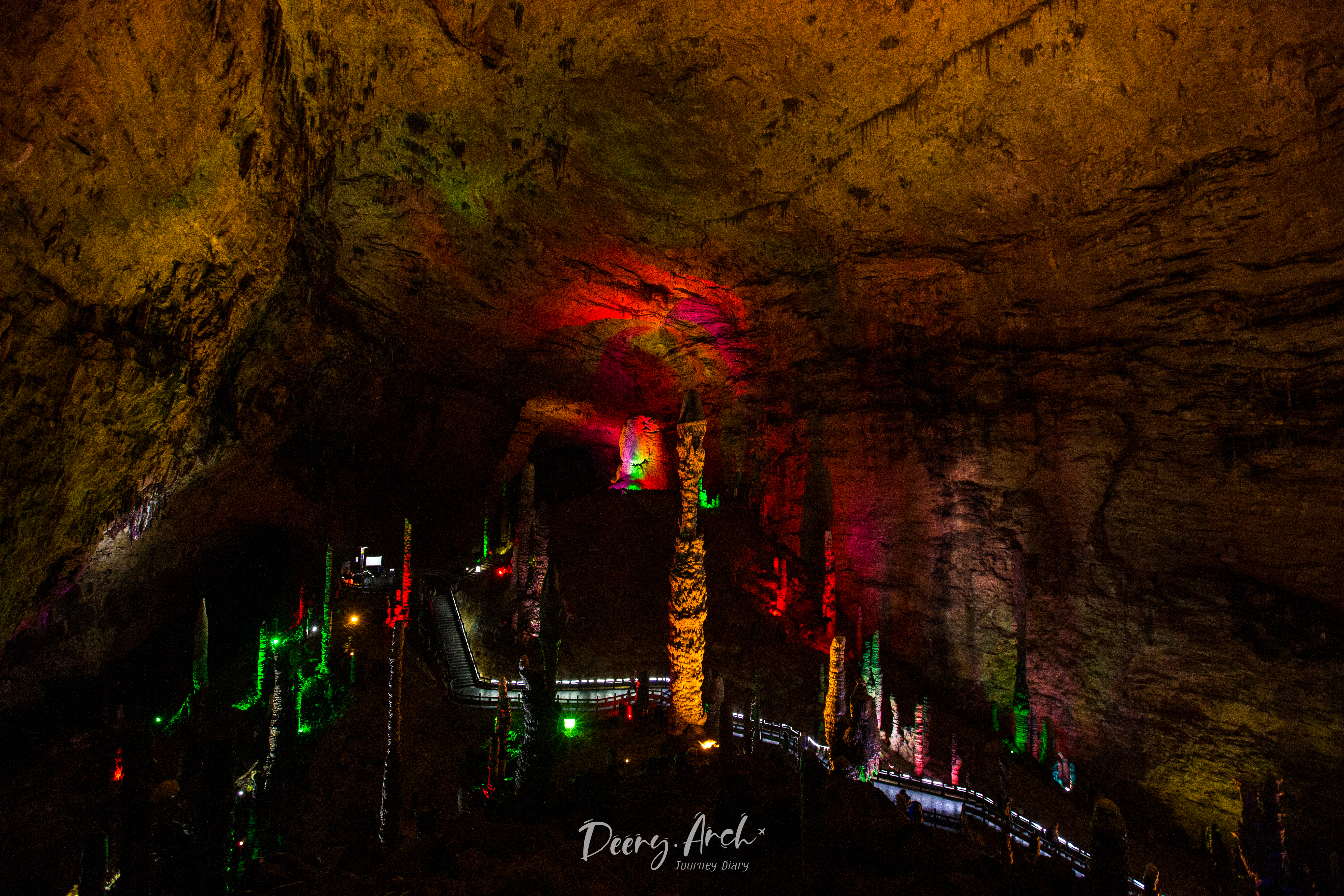 เที่ยวจีนเส้นทางสายอวตาร (5) ล่องเรือชมความงามถ้ำวังมังกรเหลือง (Yellow Dragon Cave)